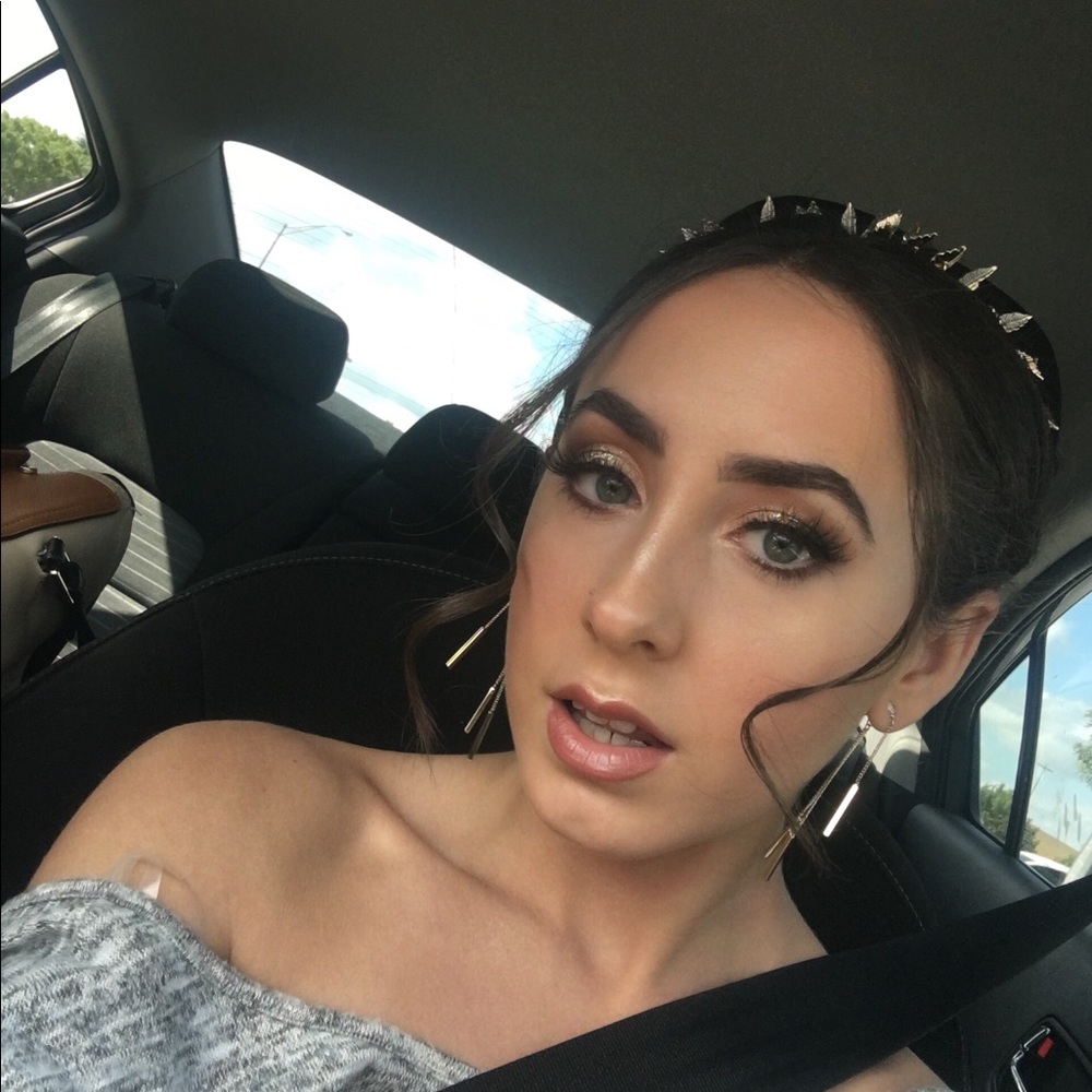 Meet your Posher, Kayla